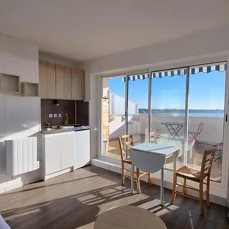 Apartament Front De *