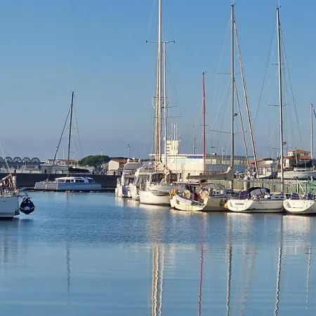 Apartament Front De *